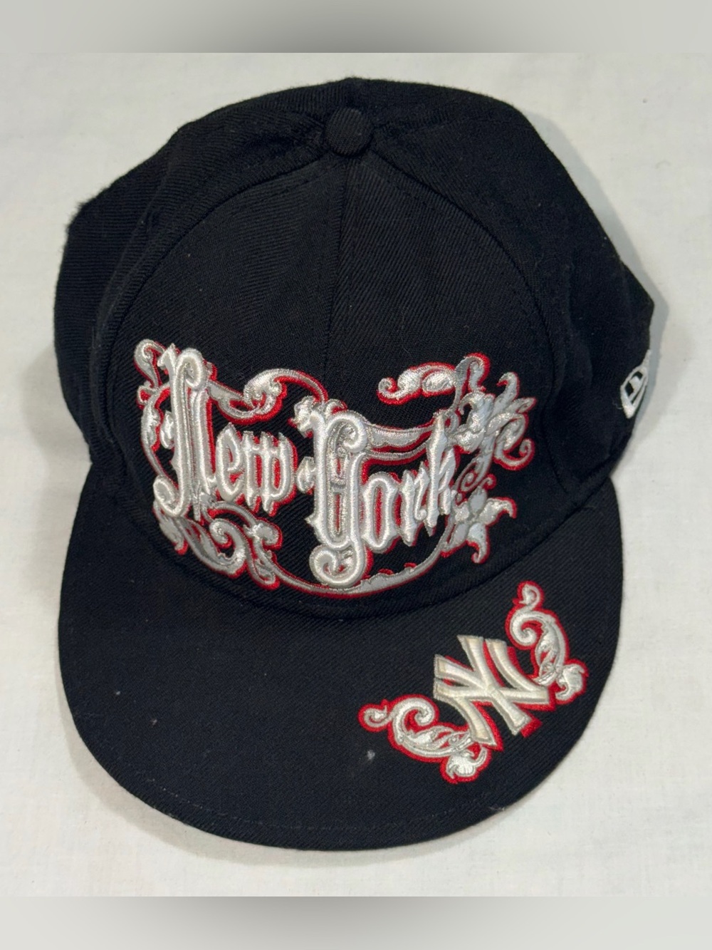 New Era 59FIFTY New York Yankees Script Fitted Hat 7 3/8 Black Red White
